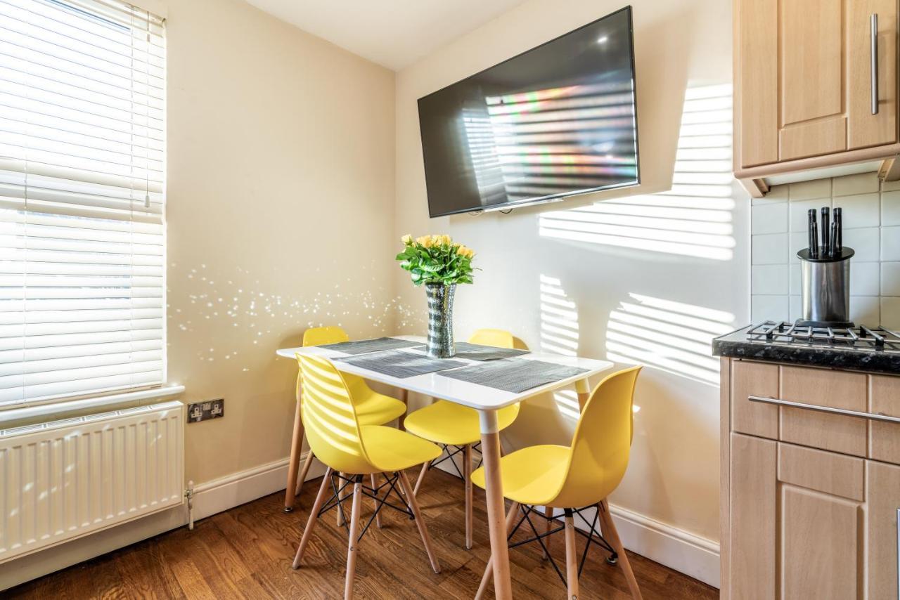 One Bedroom Flat In Bush Hill Park エンフィールド エクステリア 写真