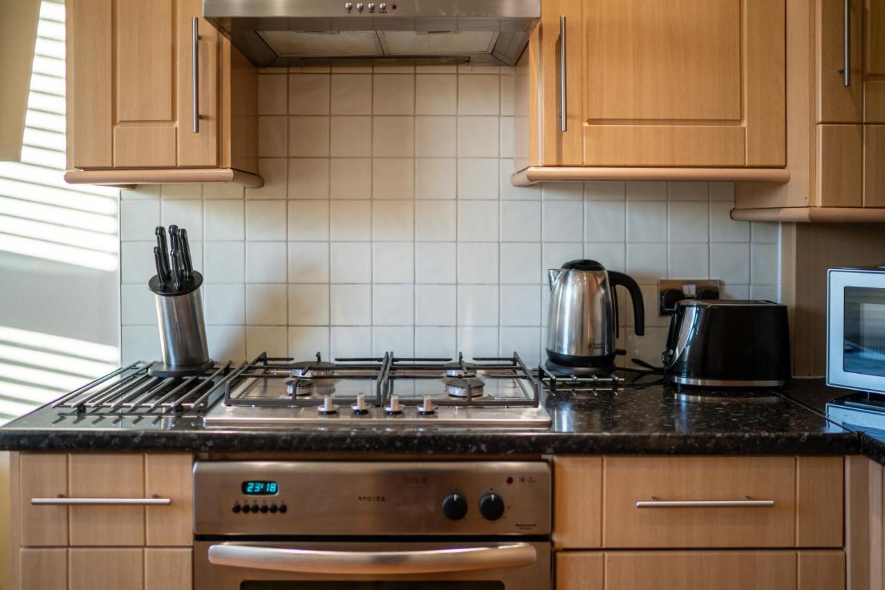 One Bedroom Flat In Bush Hill Park エンフィールド エクステリア 写真