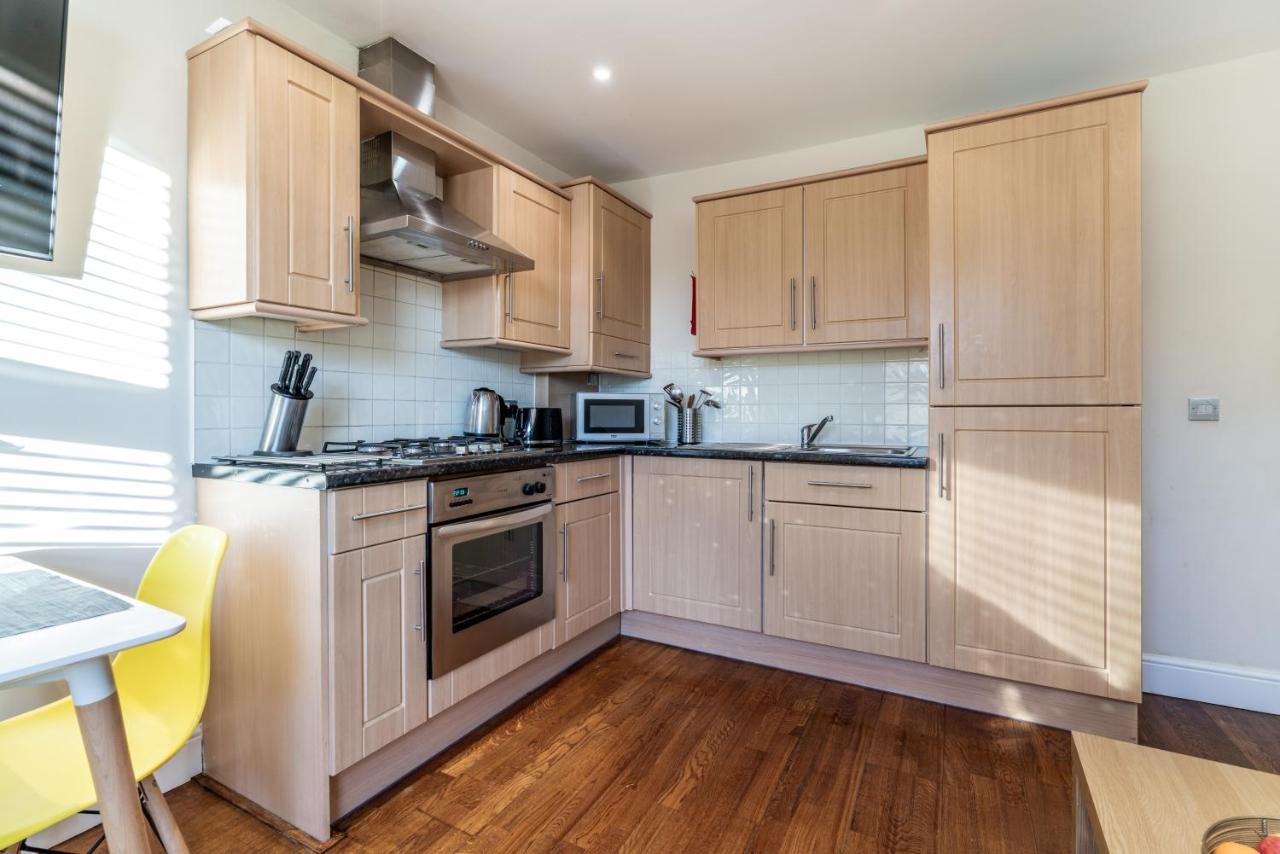 One Bedroom Flat In Bush Hill Park エンフィールド エクステリア 写真