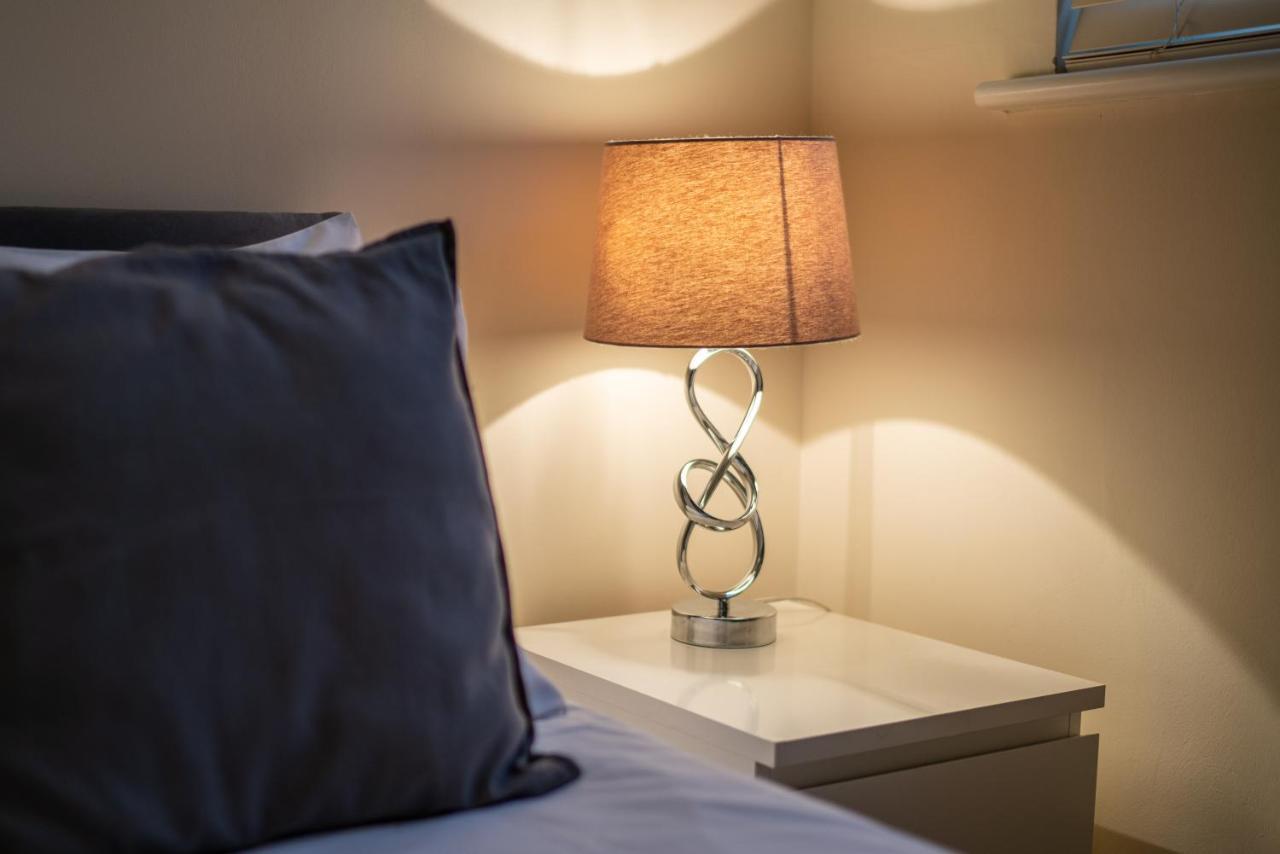 One Bedroom Flat In Bush Hill Park エンフィールド エクステリア 写真
