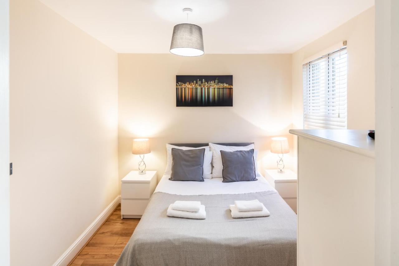 One Bedroom Flat In Bush Hill Park エンフィールド エクステリア 写真