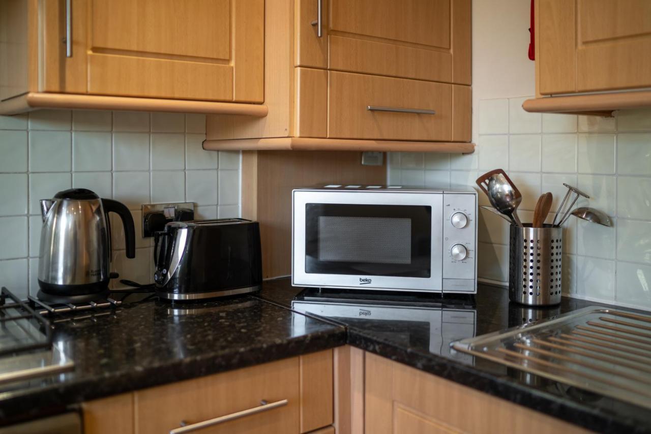 One Bedroom Flat In Bush Hill Park エンフィールド エクステリア 写真