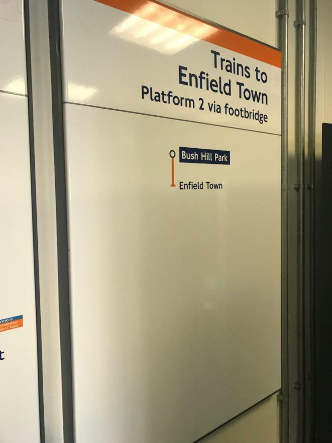 One Bedroom Flat In Bush Hill Park エンフィールド エクステリア 写真